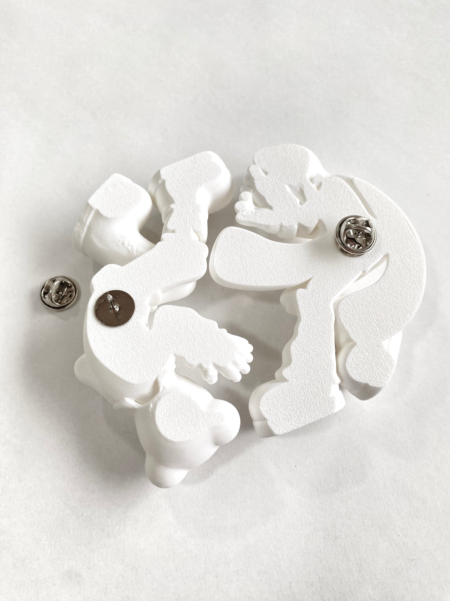 Ying & Yang Pin Badge (sky blue)